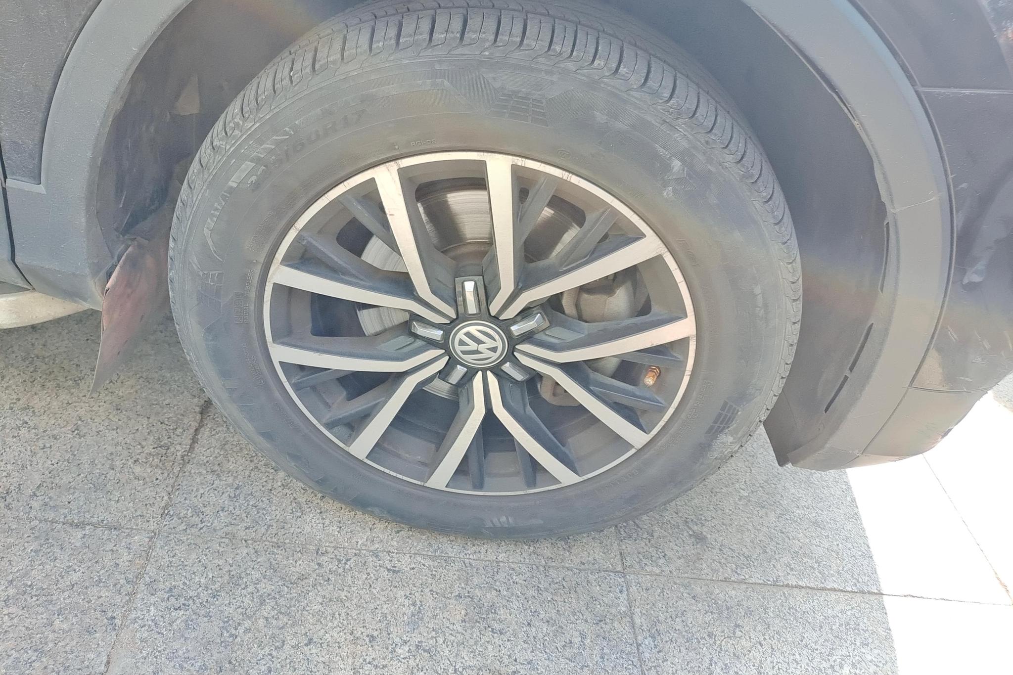 Volkswagen Tiguan L L 2017 330TSI AT