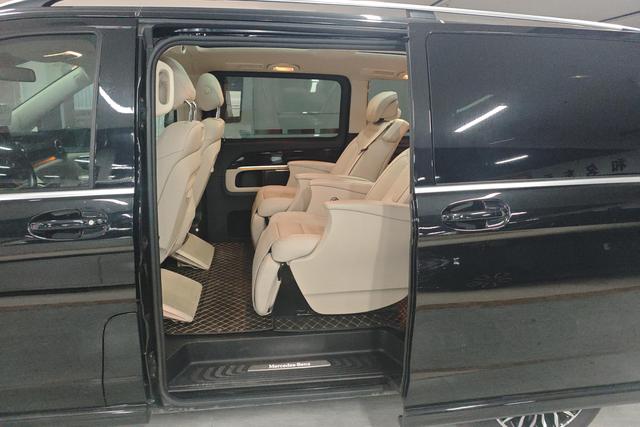 Mercedes-Benz V-Class 2018 V 260 V — фото 16