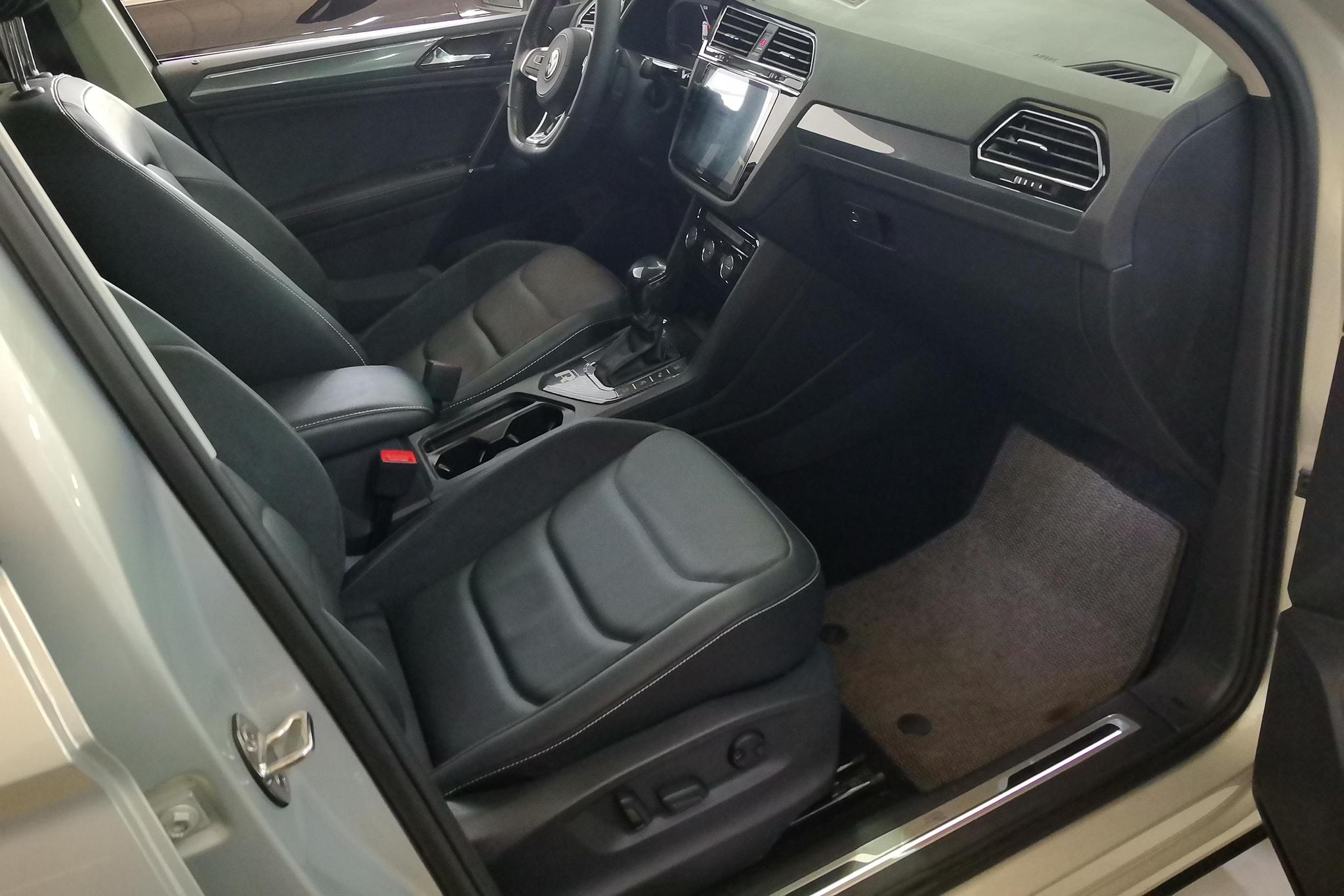 Volkswagen Tiguan L L 2021 330TSI AT R-Line