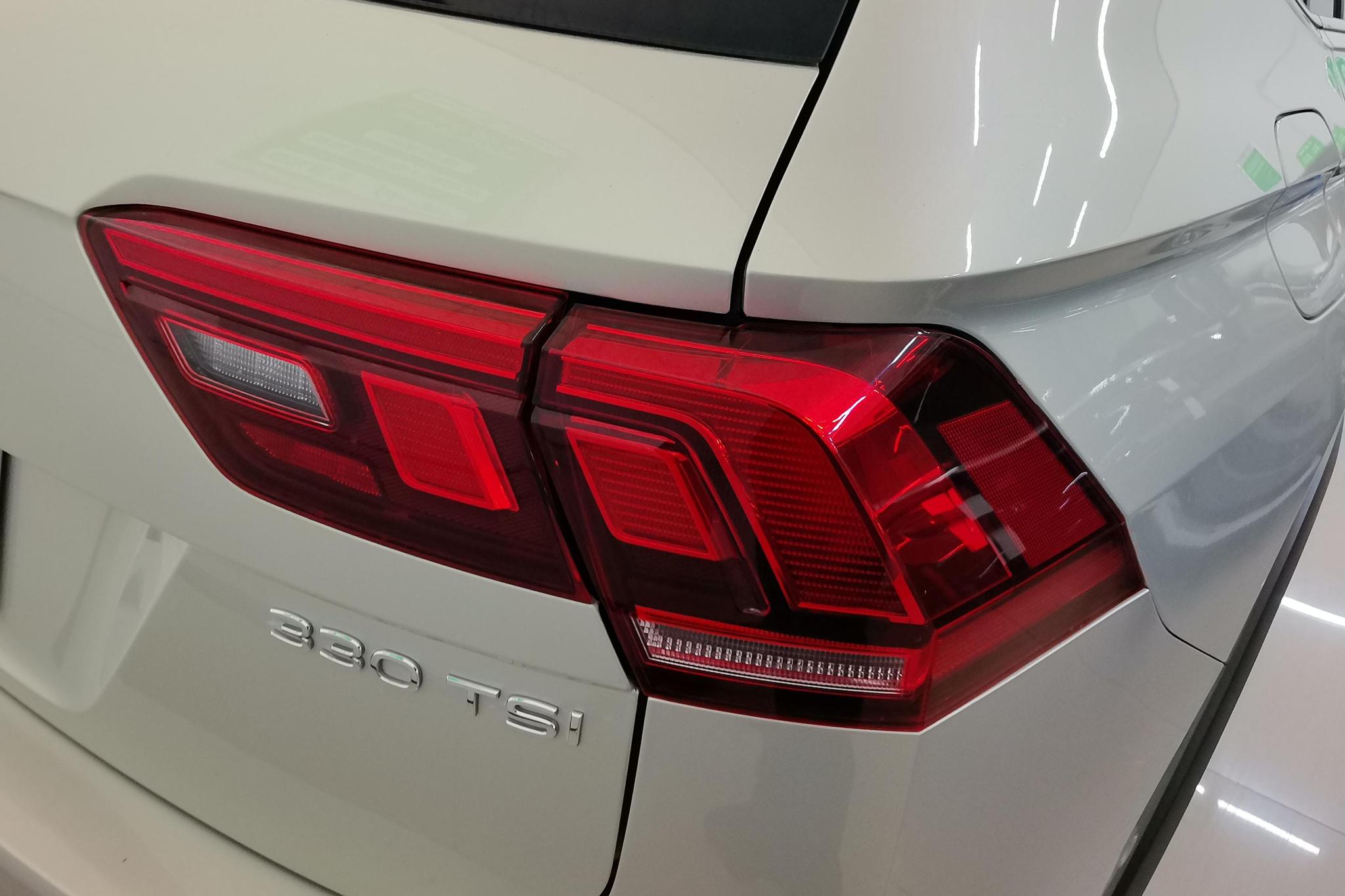 Volkswagen Tiguan L L 2021 330TSI AT R-Line