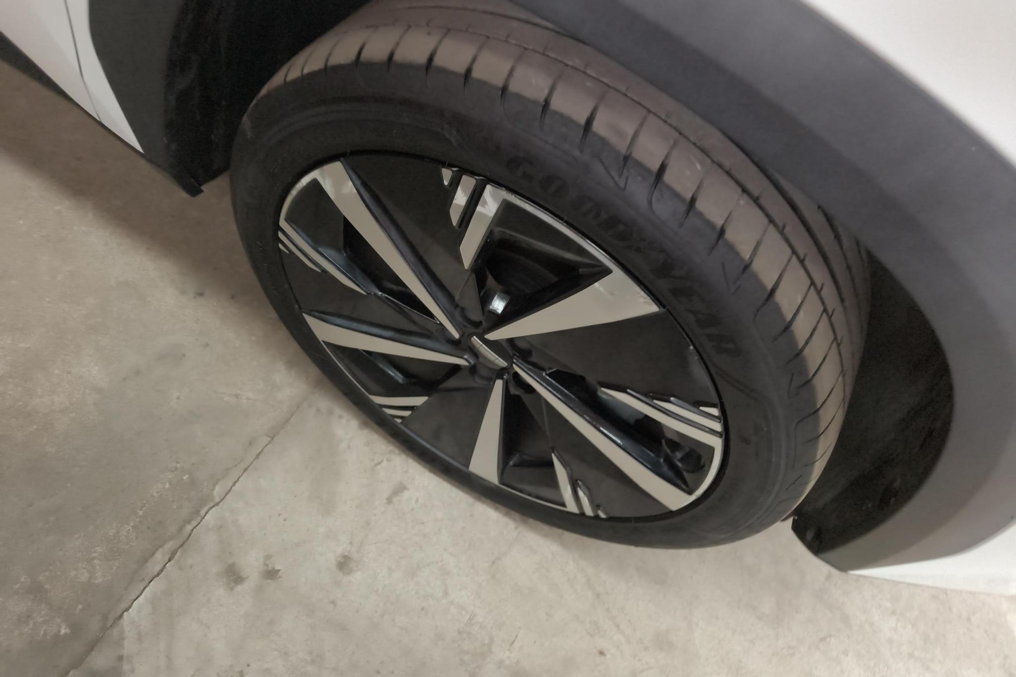 Geely Boyue L L 2023 1.5TD DCT Luxury