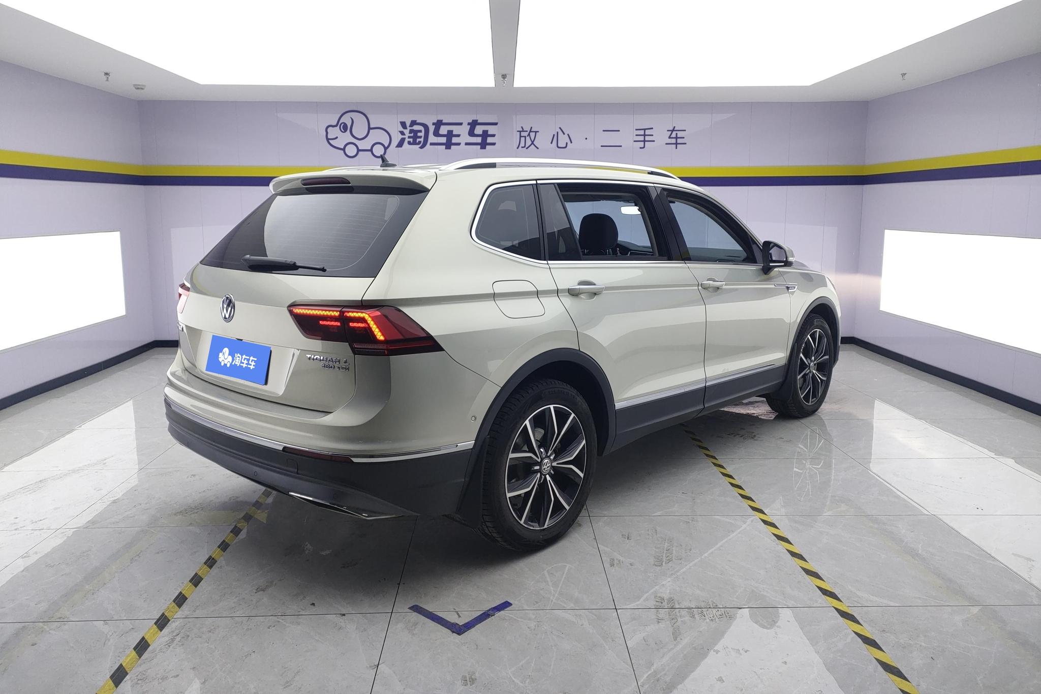 Volkswagen Tiguan L L 2019 380TSI AT Luxury VI
