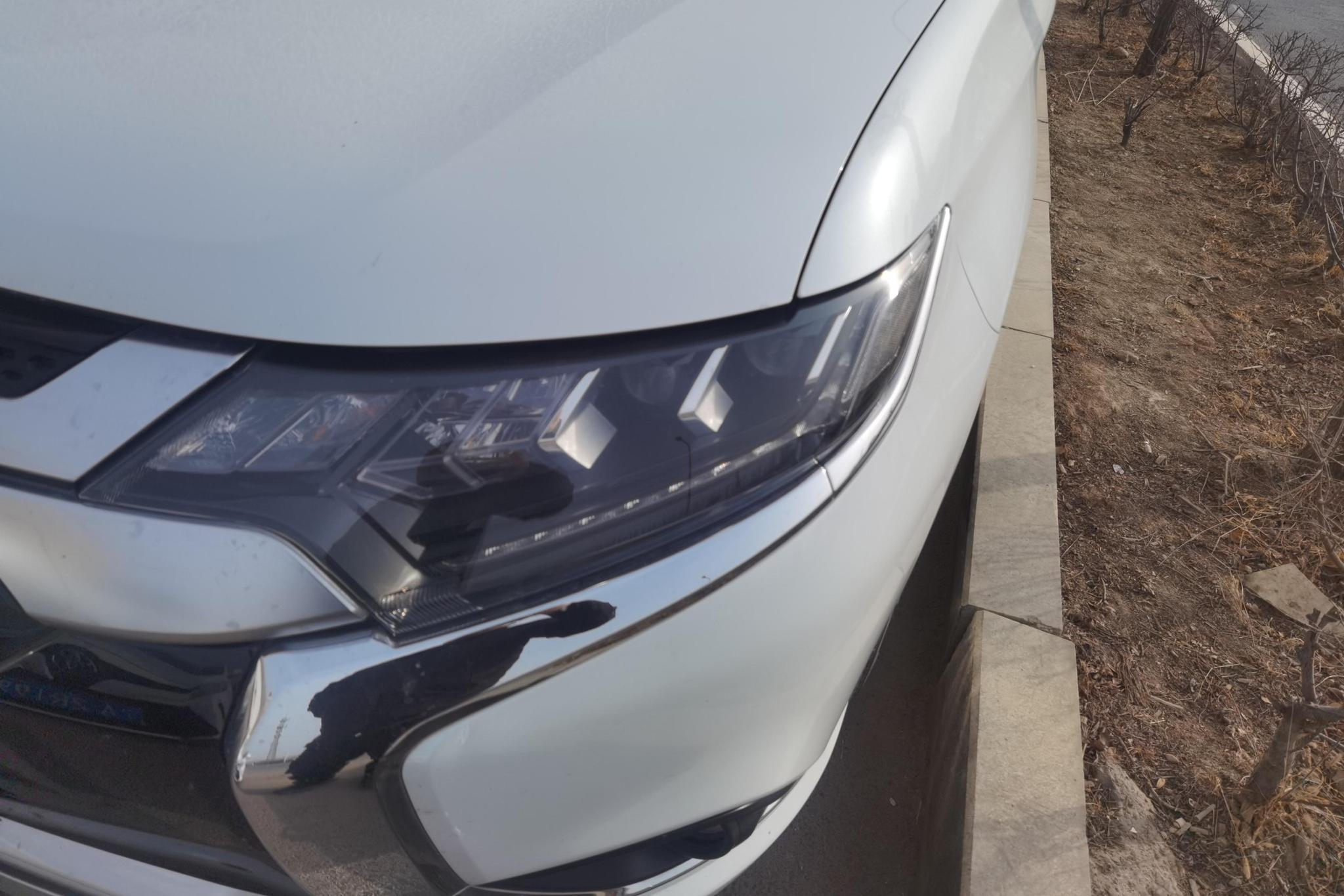 Mitsubishi Outlander 2021 2.4L 7 мест