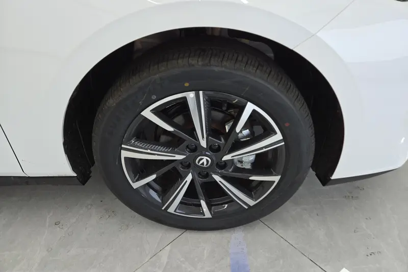Changan 1.5 T DCT 500 Bar Premium — фото 5