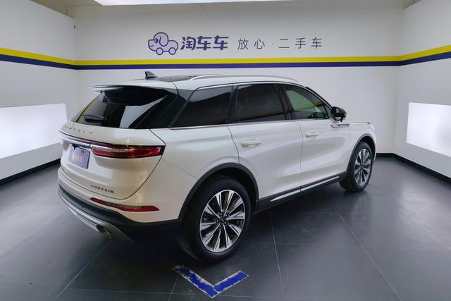 Lincoln Corsair 2022 2.0 T 2 WD — фото 3