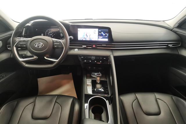 Hyundai Elantra 2021 1.5 L CVT LUX — фото 11