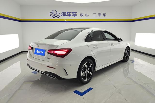 Mercedes Benz A-Class 2021 — фото 3