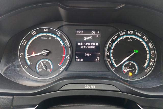 Skoda Karoq 2019 TSI 280 V — фото 14
