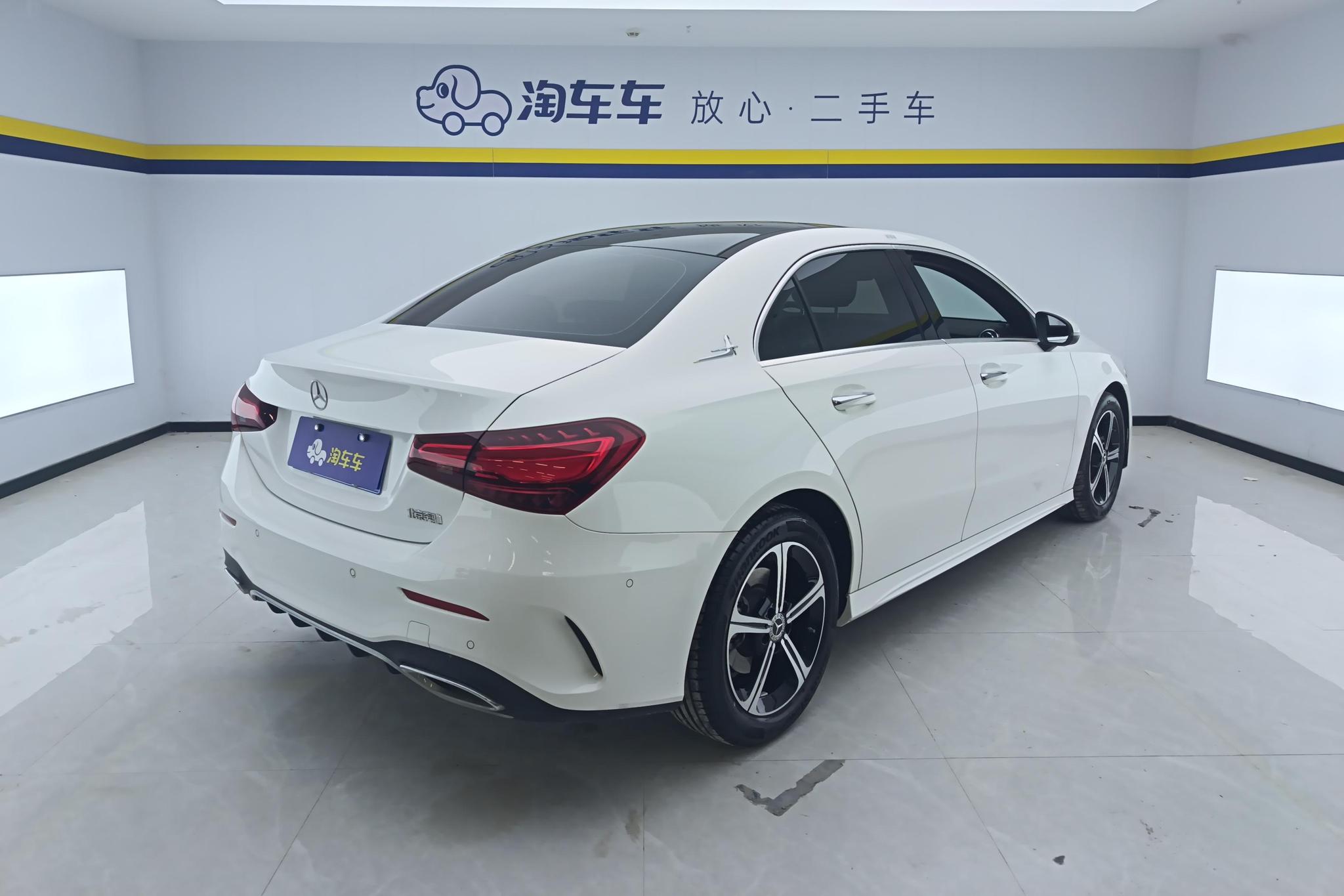 Mercedes-Benz A-Class A 2023 A 200 L Sport Fashion