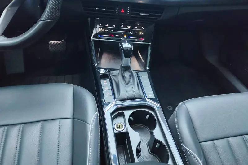 Volkswagen Passat — фото 12
