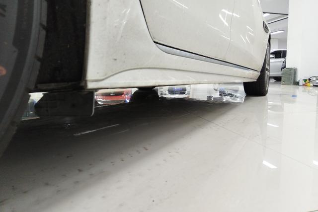Jaguar XEL 2023 2.0 T 250 PS R-DYNAMIC S — фото 9