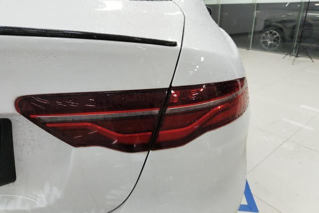 Jaguar XEL 2023 2.0 T 250 PS R-DYNAMIC S — фото 6