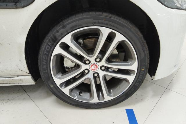 Jaguar XEL 2023 2.0 T 250 PS R-DYNAMIC S — фото 4