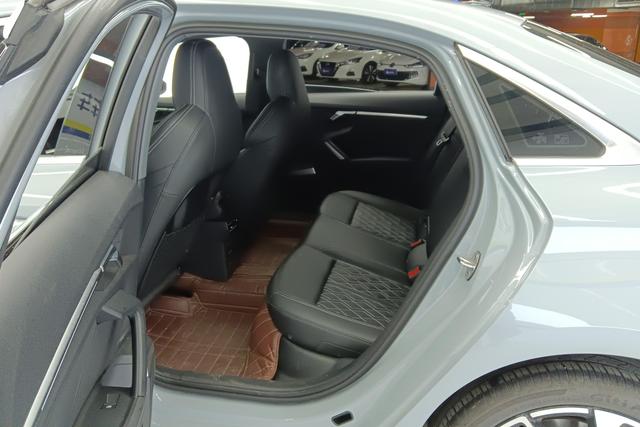 Audi A3 2025 A 3 L Limousine 35 TFSI — фото 16