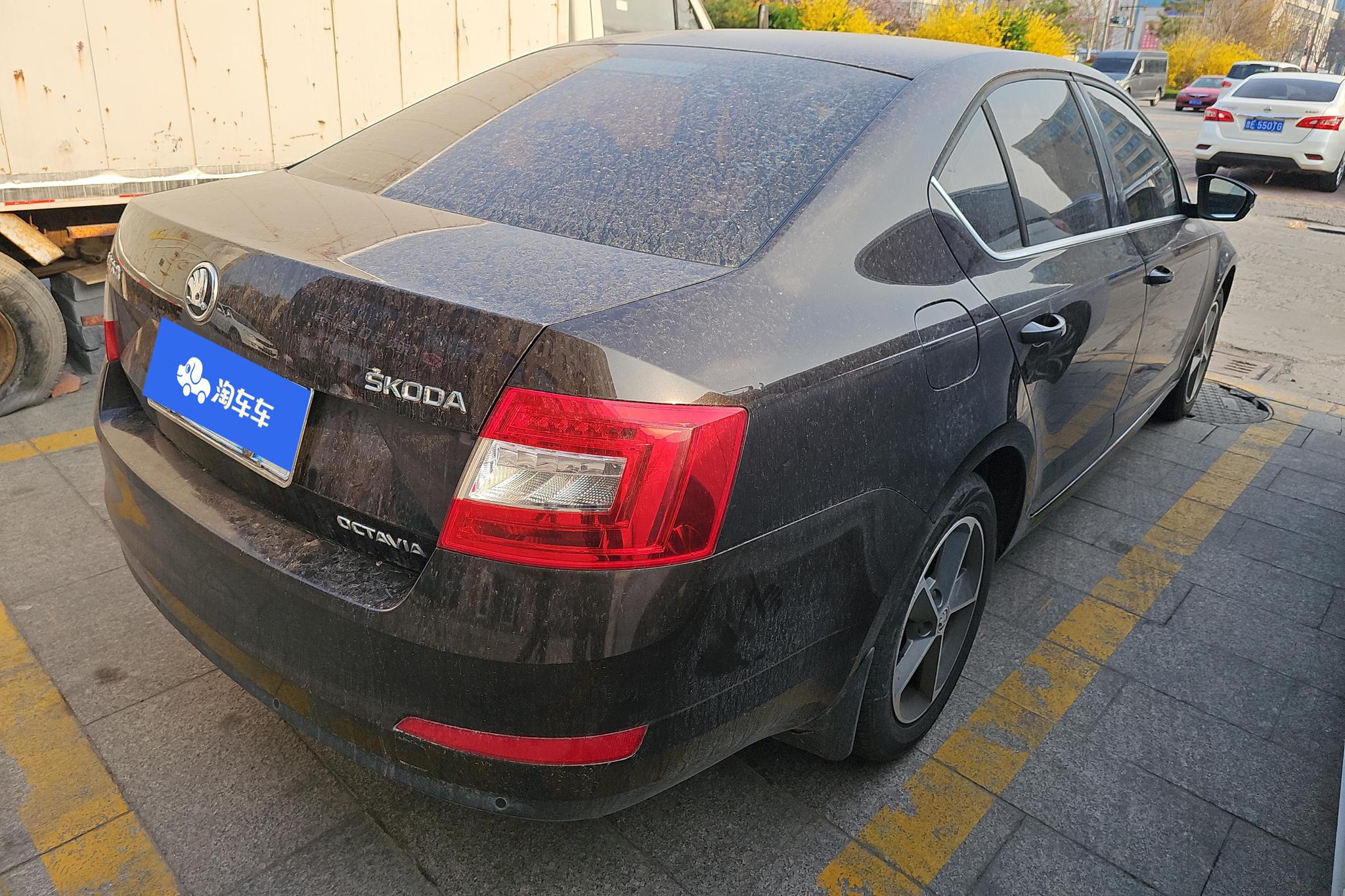 Skoda Octavia 2016 1.6L MT