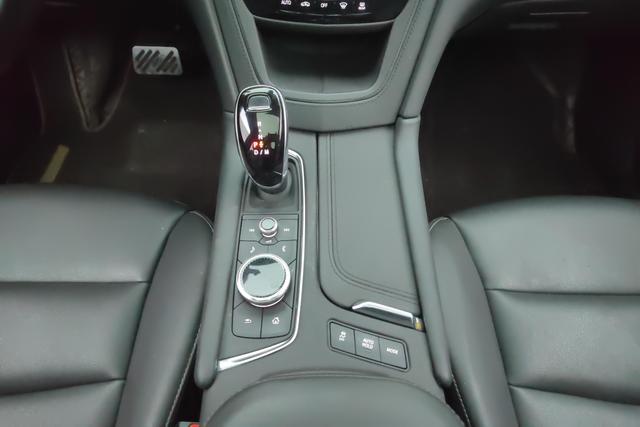 Cadillac XT5 2023 2.0 T 2 WD — фото 14