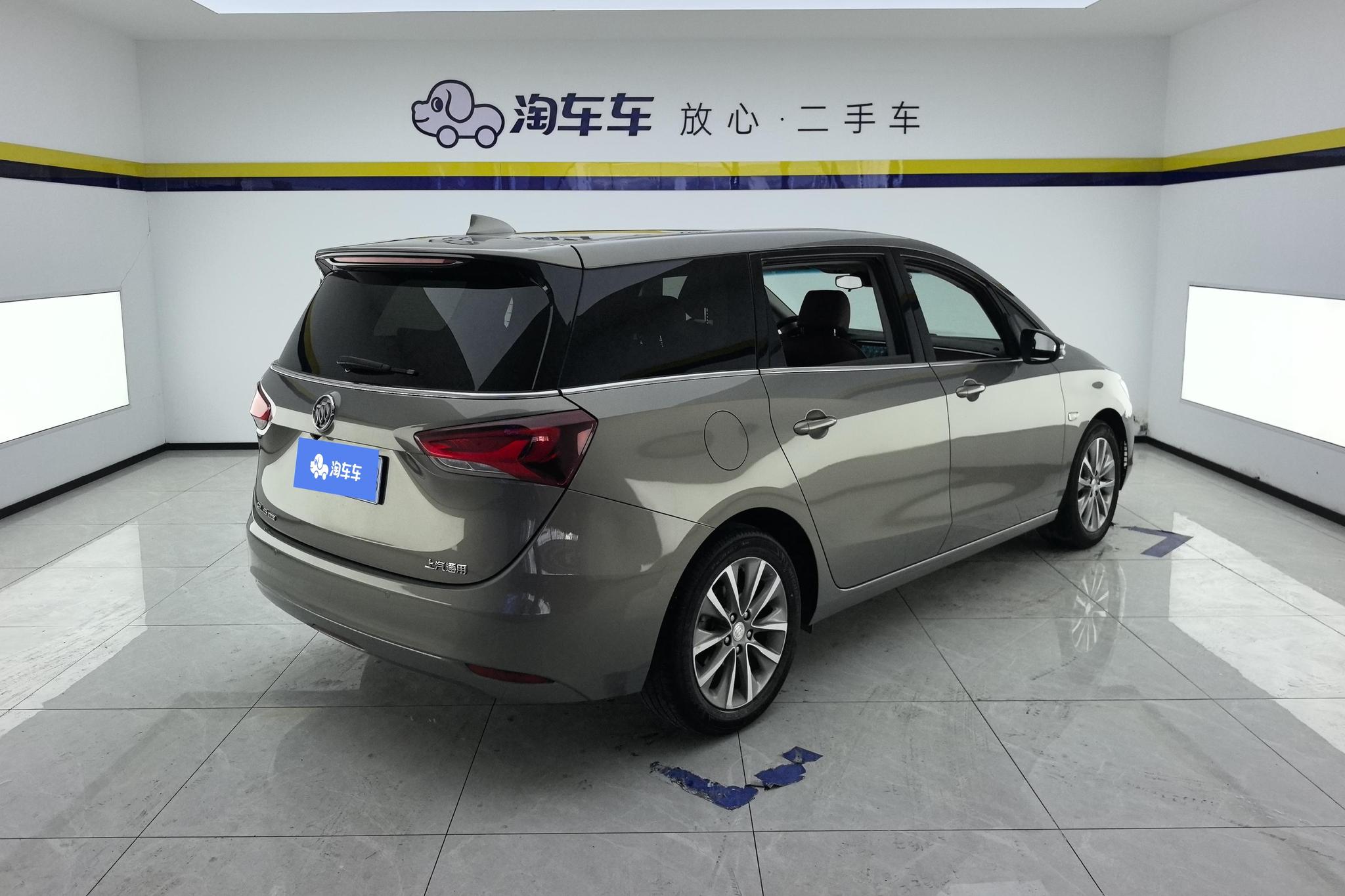 Buick GL6 2019 18T 6 мест Luxury V