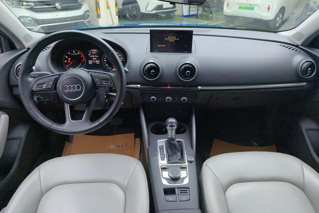 Audi A3 2018 30 Limousine 35 TFSI — фото 12