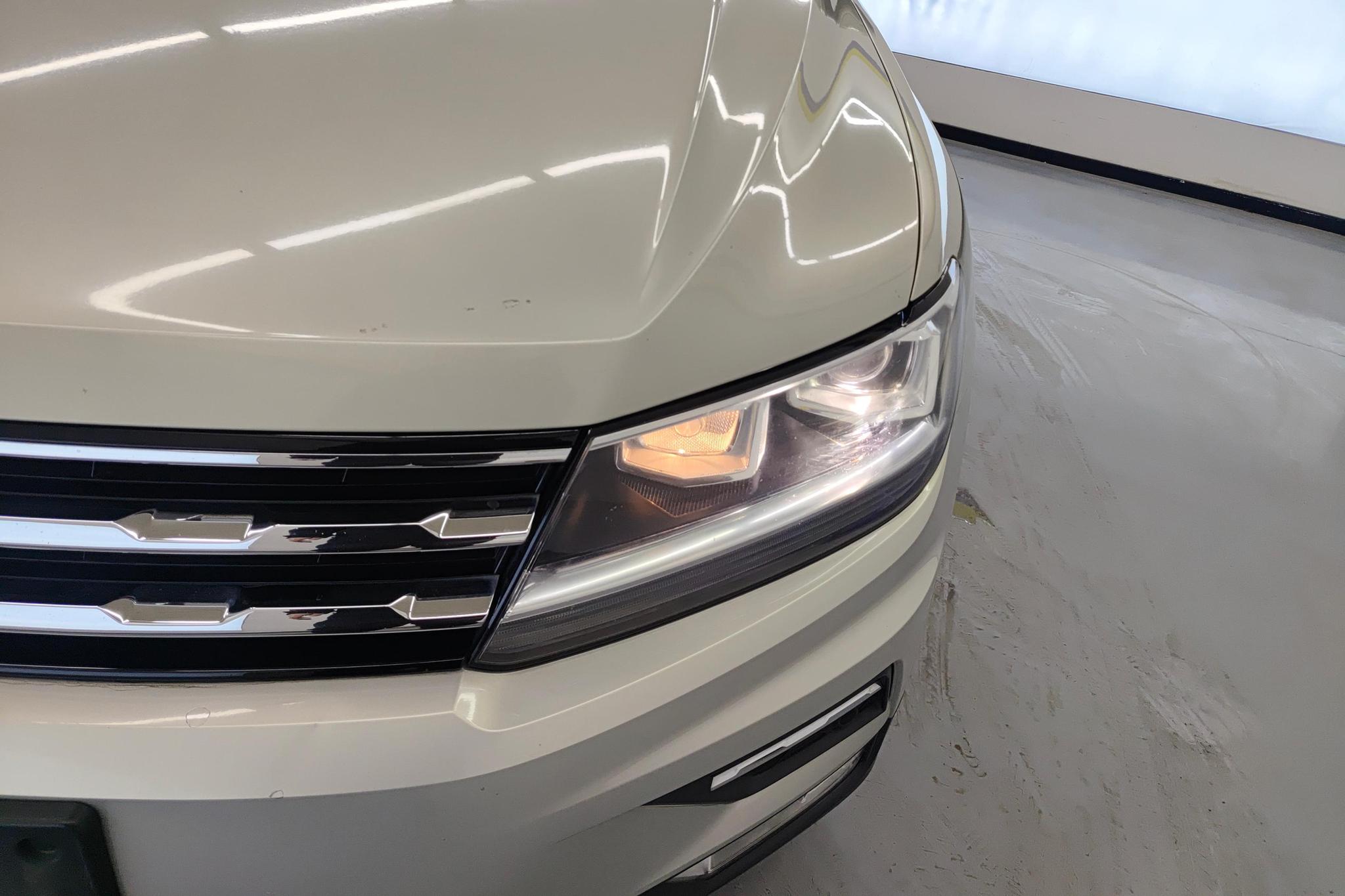 Volkswagen Tiguan L L 2019 330TSI AT Luxury VI