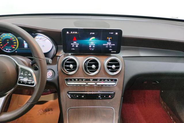 Mercedes Benz GLC 2021 — фото 11
