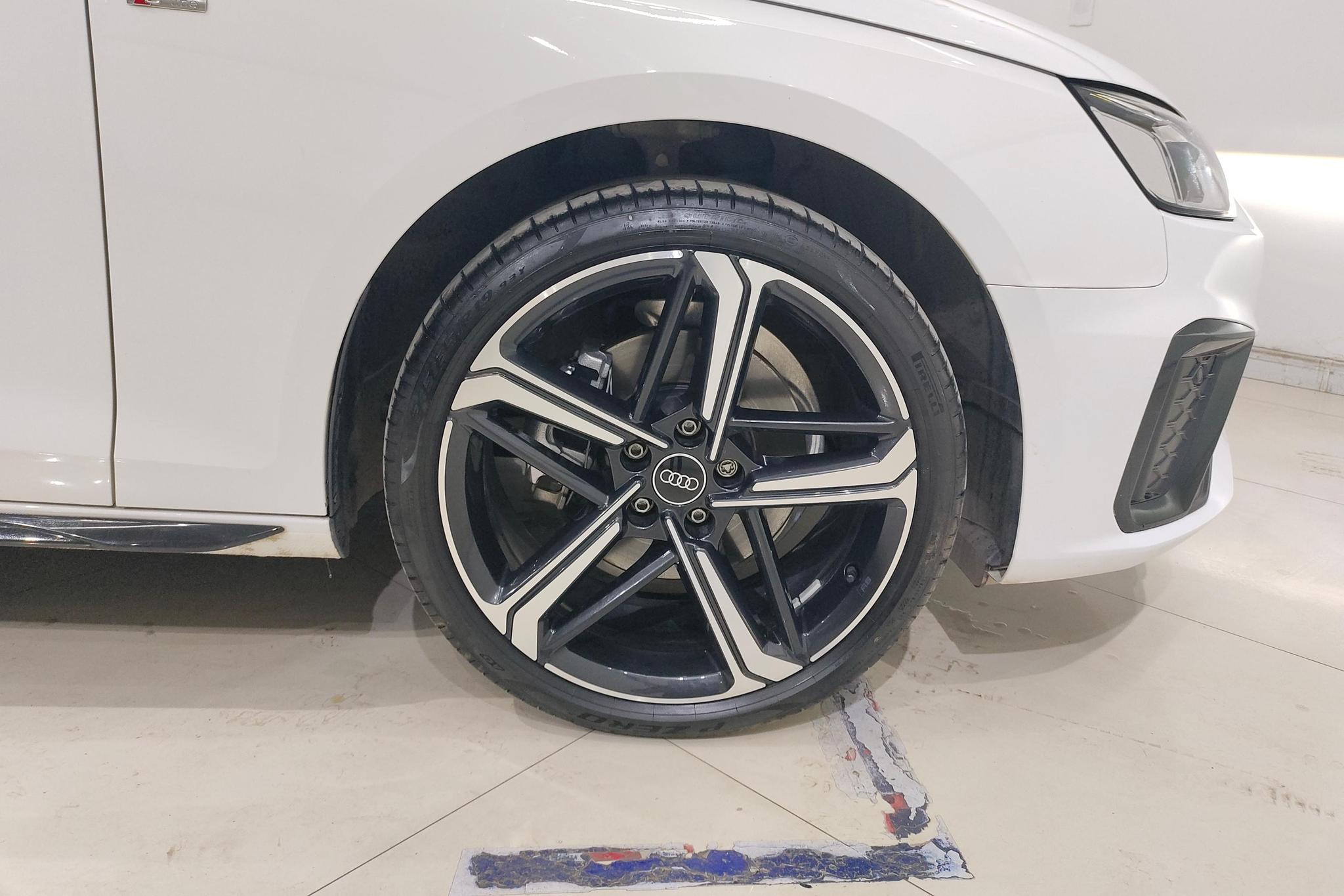 Audi A4L 2024 40 TFSI Luxury
