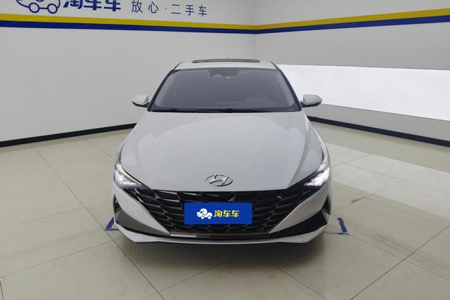 Hyundai Elantra 2021 1.5 L CVT LUX — фото 2