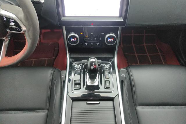 Jaguar XEL 2020 2.0 T 250 PS SE — фото 14