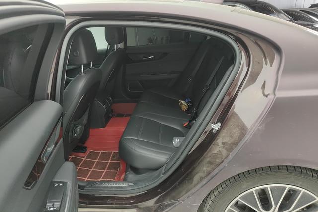 Jaguar XEL 2020 2.0 T 250 PS SE — фото 16