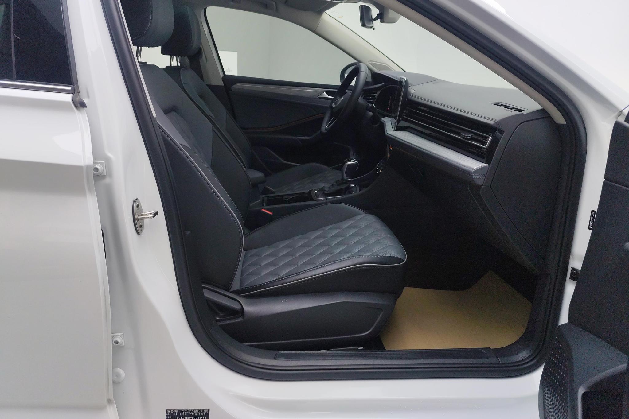 Volkswagen Sagitar 2024 300TSI DSG