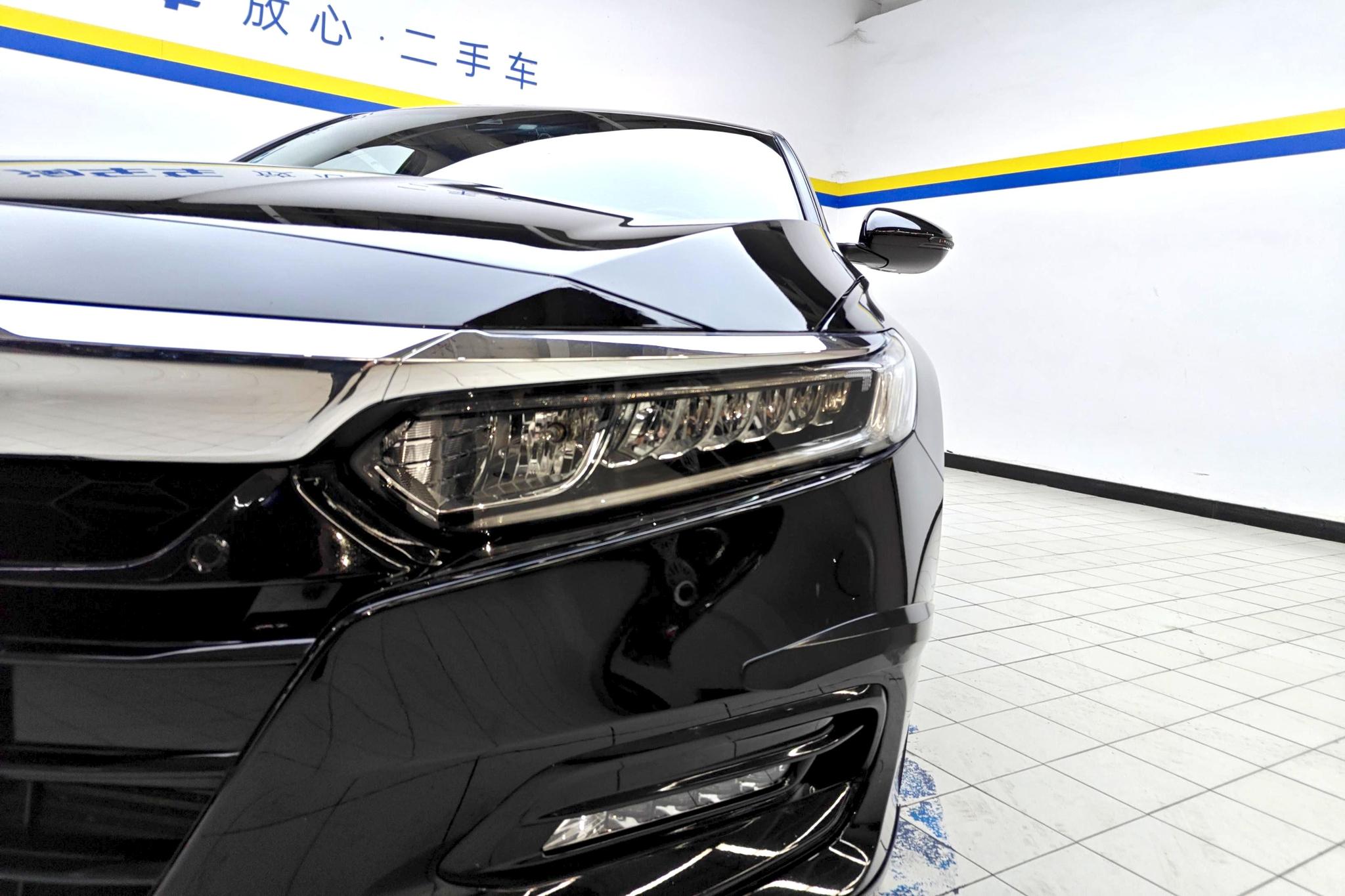 Honda Accord 2018 260TURBO Luxury VI