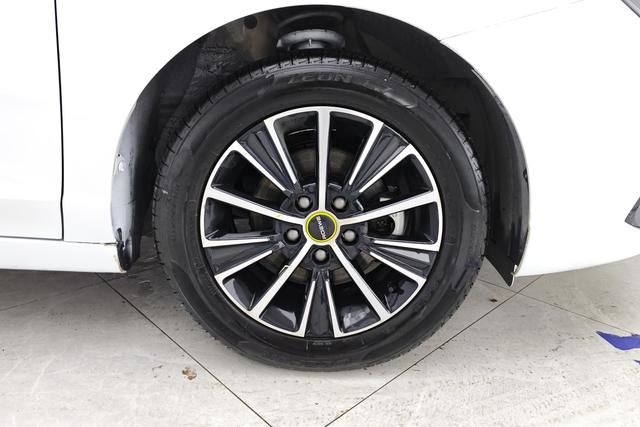 Roewe i5 2021 1.5 L CVT — фото 9
