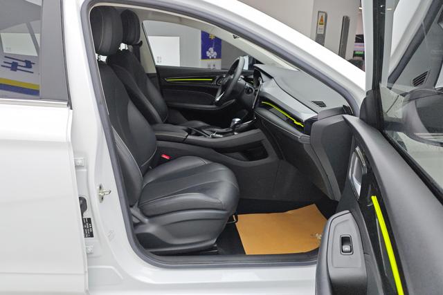 Roewe i5 2021 1.5 L CVT — фото 15