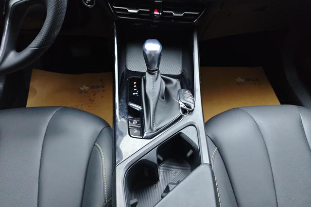 Roewe i5 2021 1.5 L CVT — фото 14