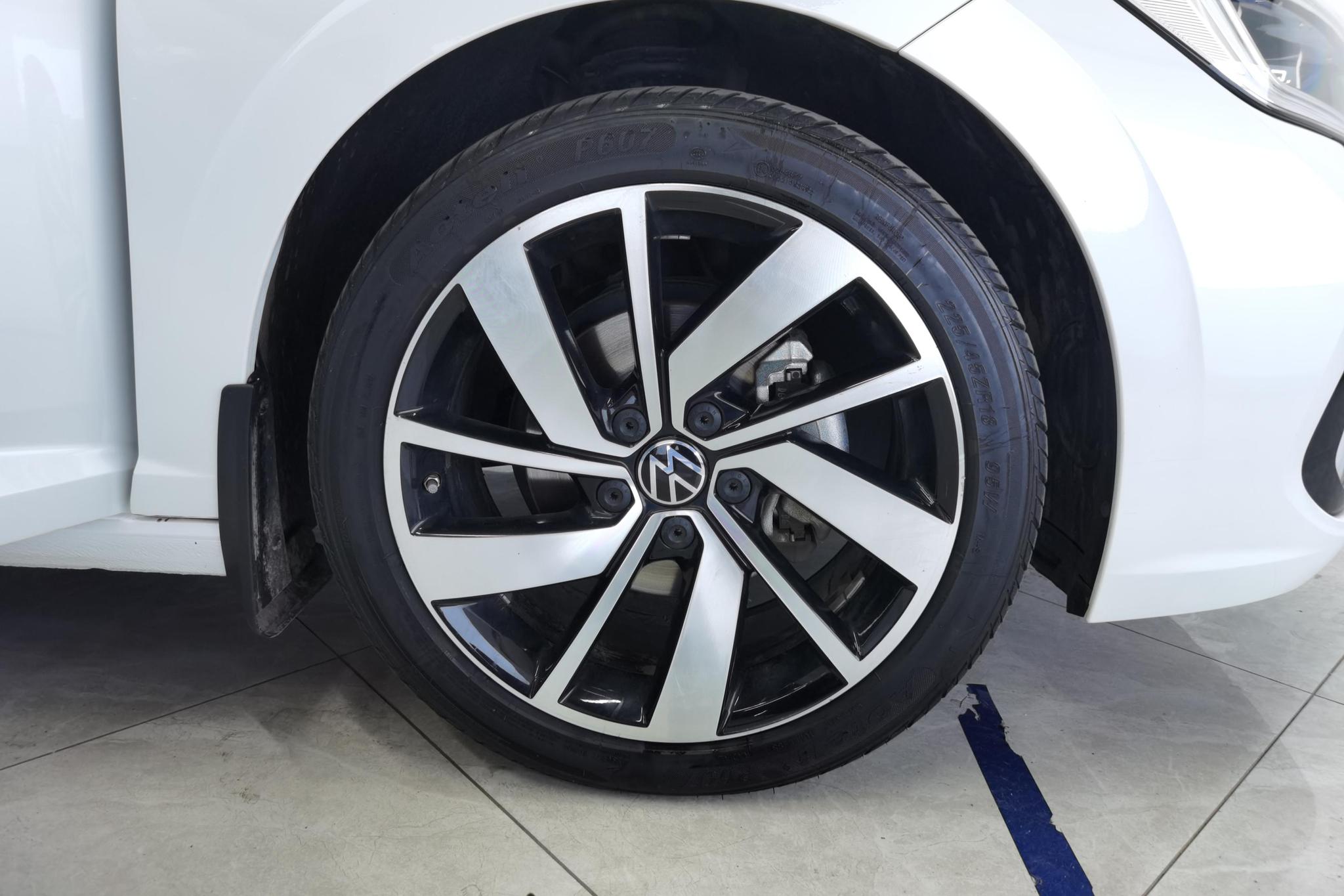 Volkswagen Sagitar 2023 300TSI DSG