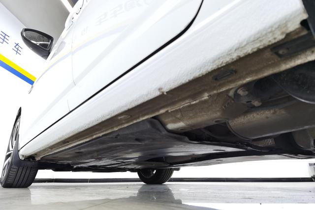 Volkswagen Sagitar 2023 300 TSI DSG — фото 6