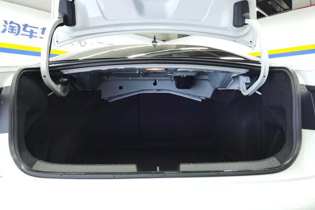 Volkswagen Sagitar 2023 300 TSI DSG — фото 17