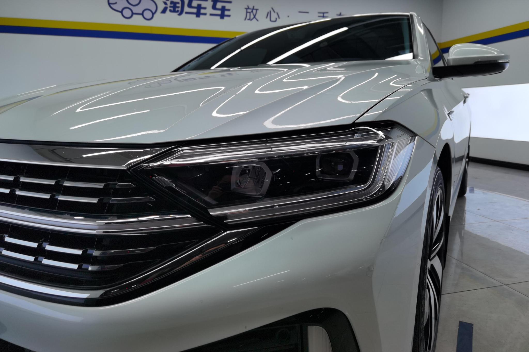 Volkswagen Sagitar 2023 300TSI DSG
