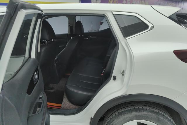 Nissan Qashqai 2022 2.0 L XV — фото 15