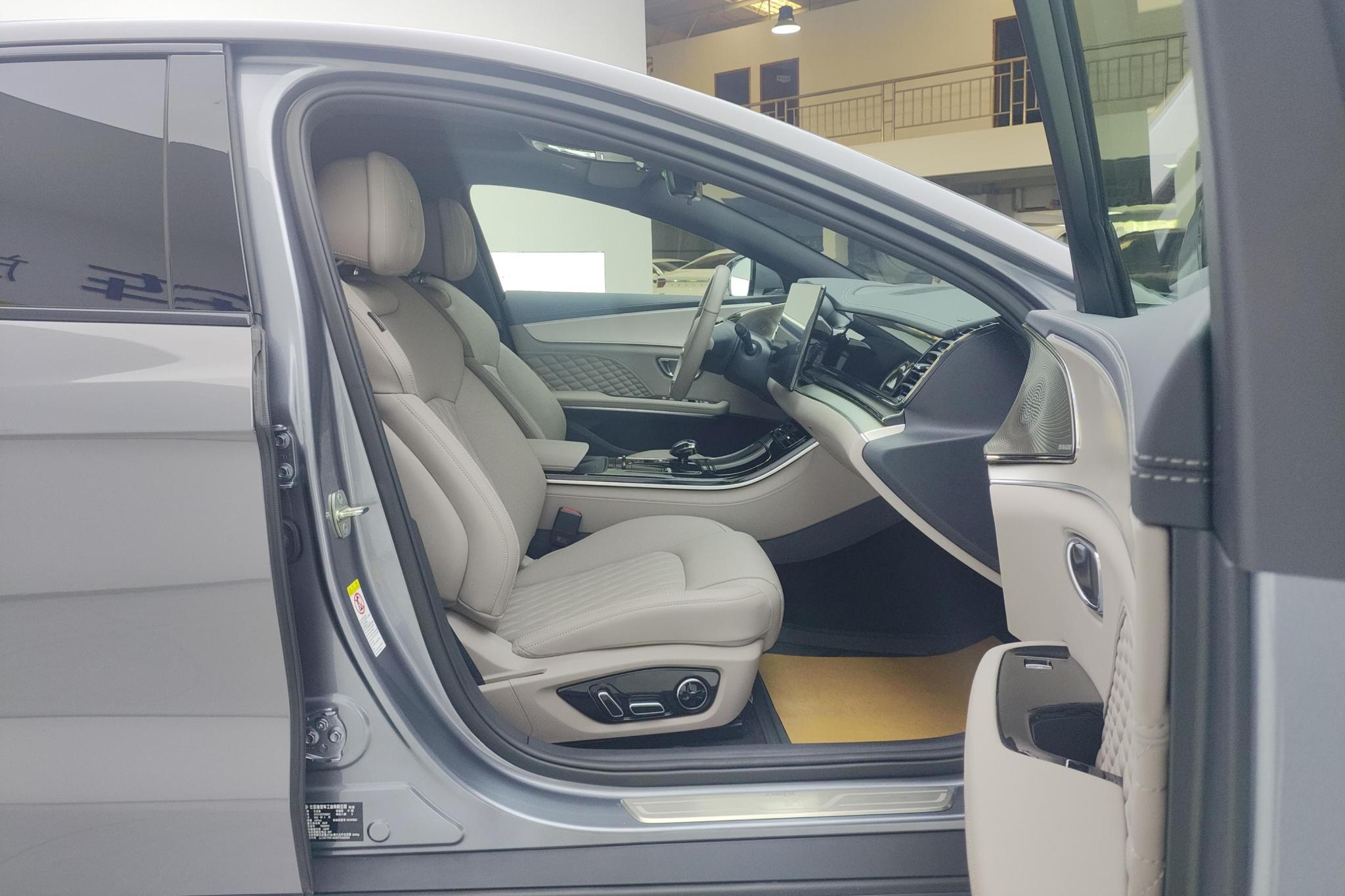 BYD Han DM 2024 DM-i 121KM