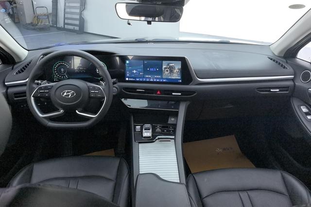 Hyundai Sonata 2020 270 TGDi GLS DCT — фото 12