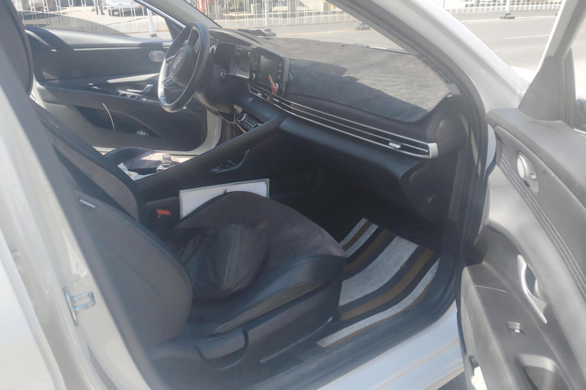 Hyundai Elantra 2022 1.5L CVT GLX Elite