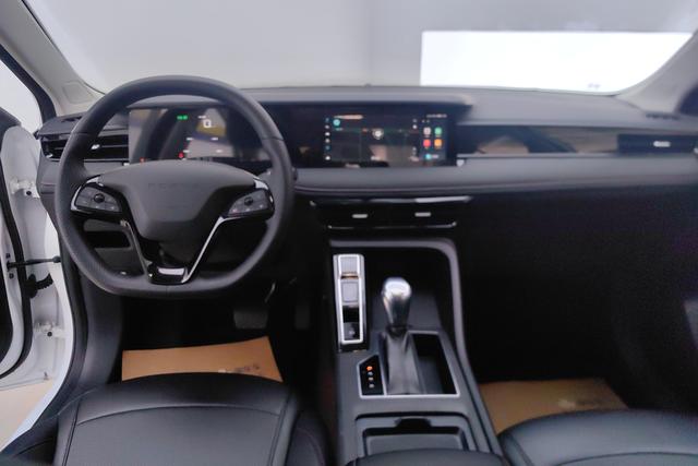 Roewe i5 2023 1.5 L CVT — фото 13