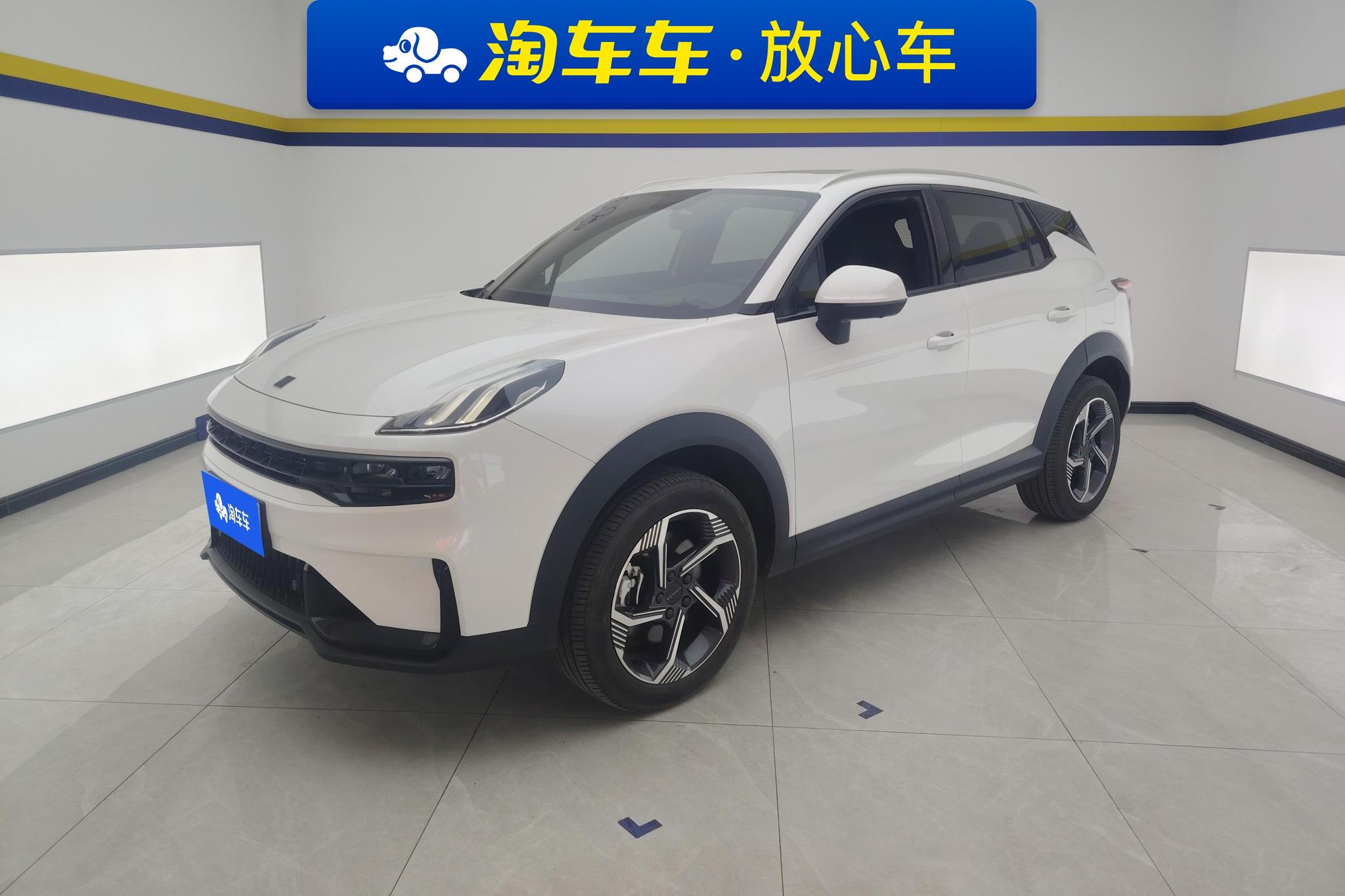 Lynk & Co 06