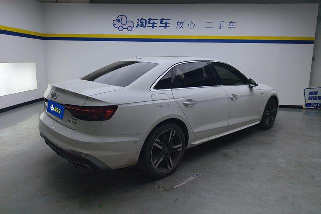 Audi A4L 2020 40 TFSI — фото 3