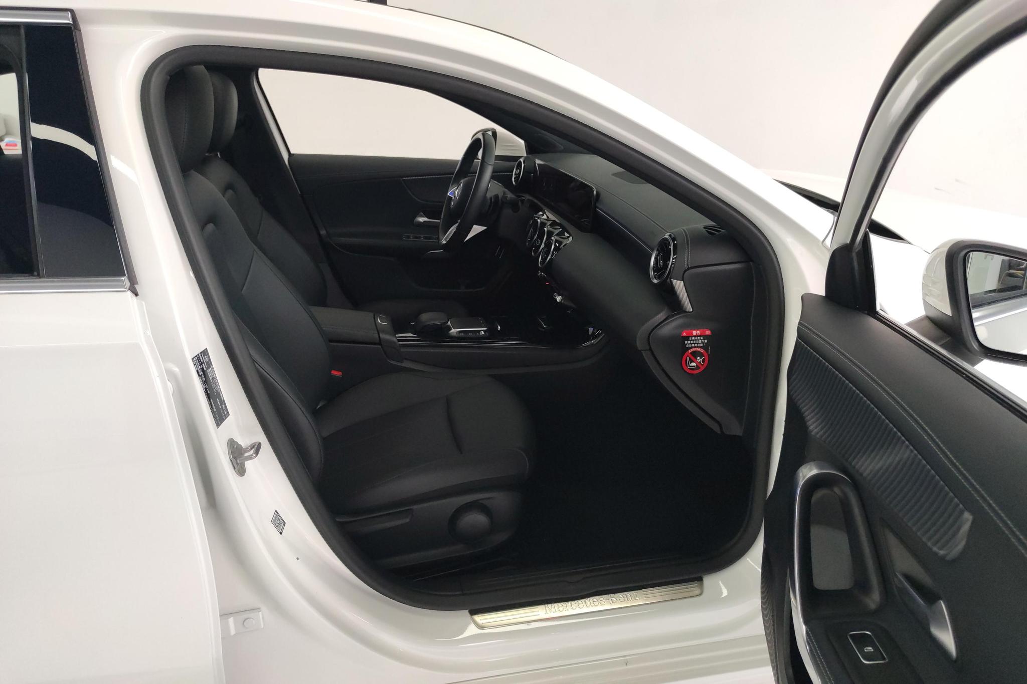 Mercedes-Benz A-Class A 2023 A 200 L Sport