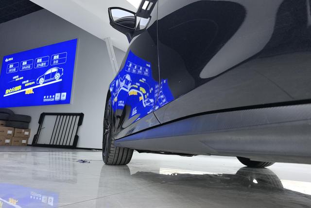 Changan UNI-V 2022 1.5 T Premium — фото 9