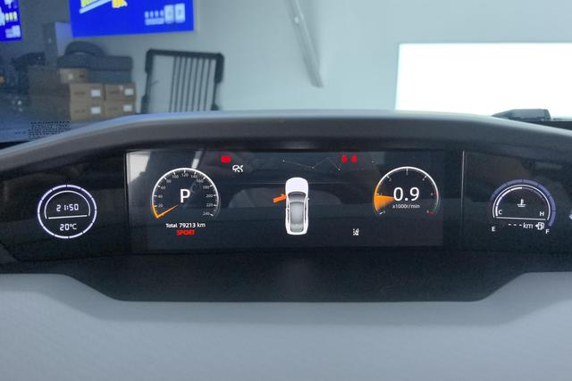 Changan UNI-V 2022 1.5 T Premium — фото 13