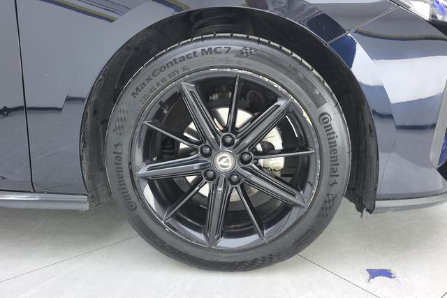 Changan UNI-V 2022 1.5 T Premium — фото 8