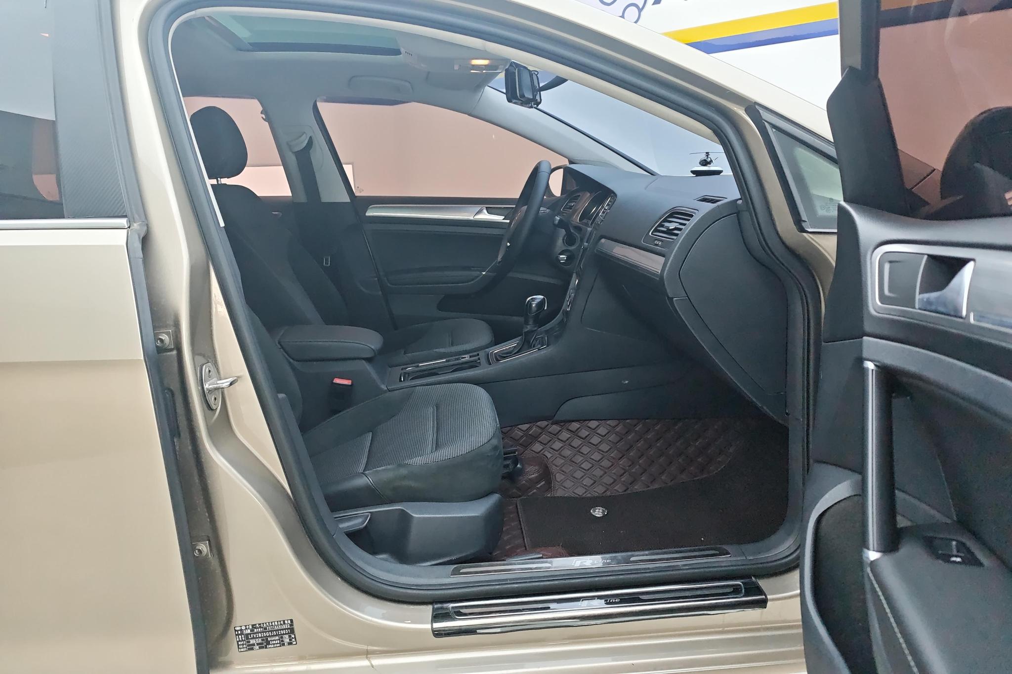 Volkswagen Golf 2019 1.6L AT Comfort V