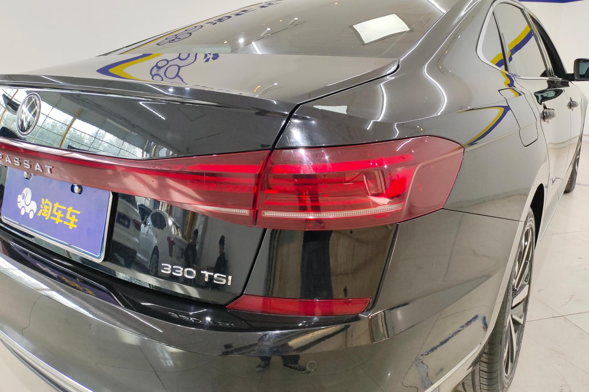 Volkswagen Passat 2022 330TSI Elite